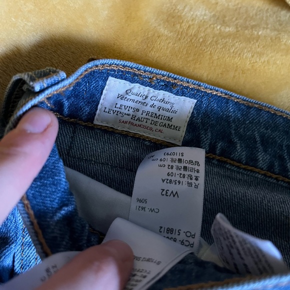 Women’s Levi Shorts New without tags. - Picture 5 of 7